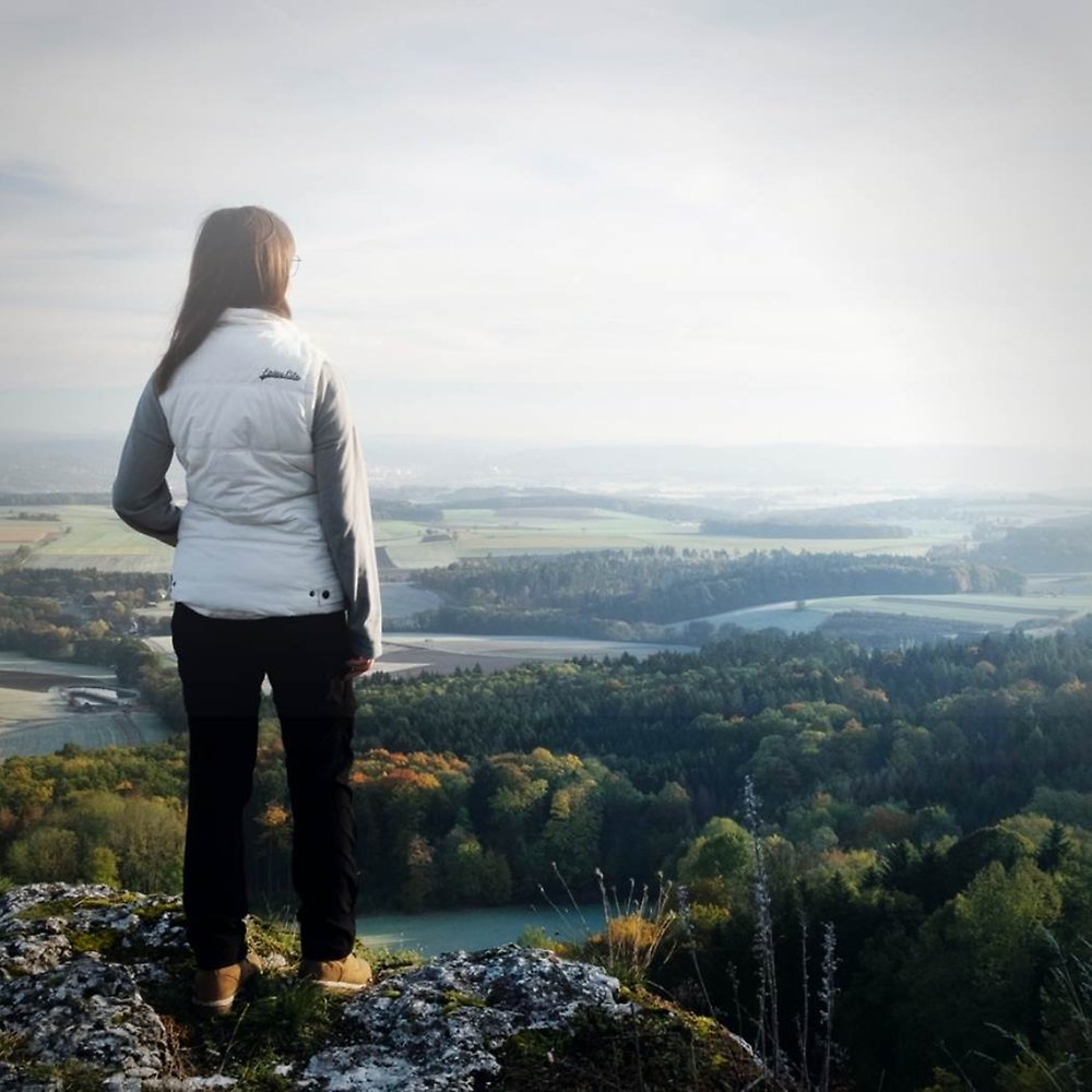 Frau auf Görauer Anger 